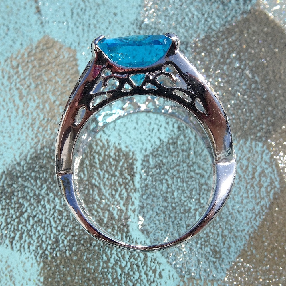 Big Light Aqua Turquoise Blue Glass Jewel Silver Tone Statement Ring Size 8 - Picture 5 of 8
